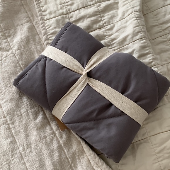 Pottery barn Quilted Standard sham.  1 pc - Picture 2 of 4